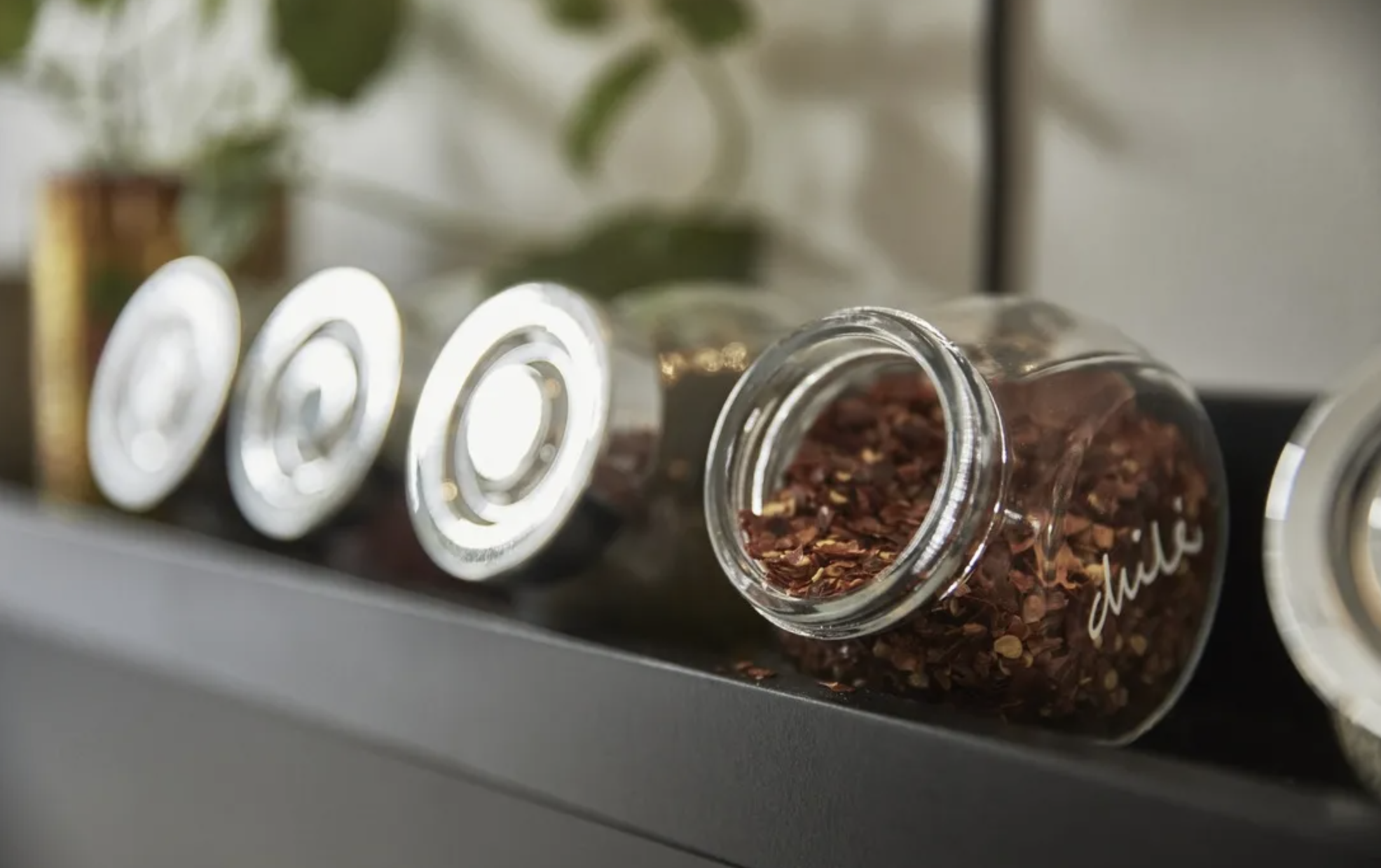 Inspirasi tempat bumbu dapur yang praktis dan estetik